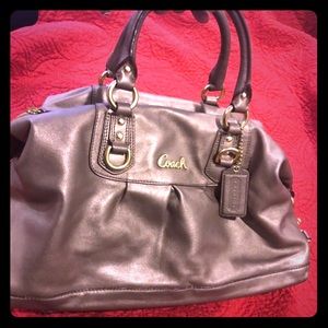 🎈 Gold Auth Leather Coach Purse